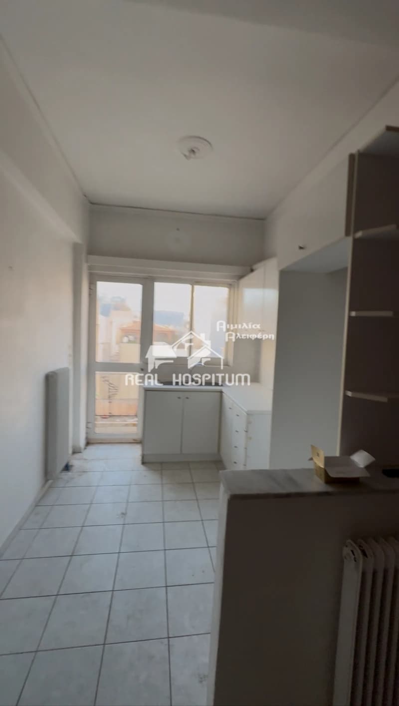 Apartment in Chatzikiriakeio, Piraeus — Photo 3 of 9