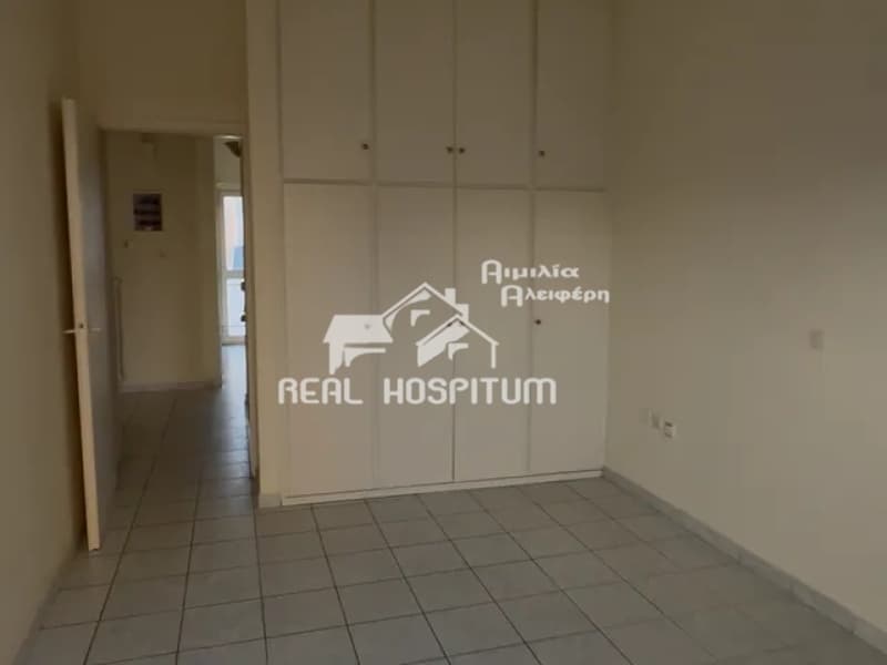 Apartment in Chatzikiriakeio, Piraeus — Photo 3 of 8
