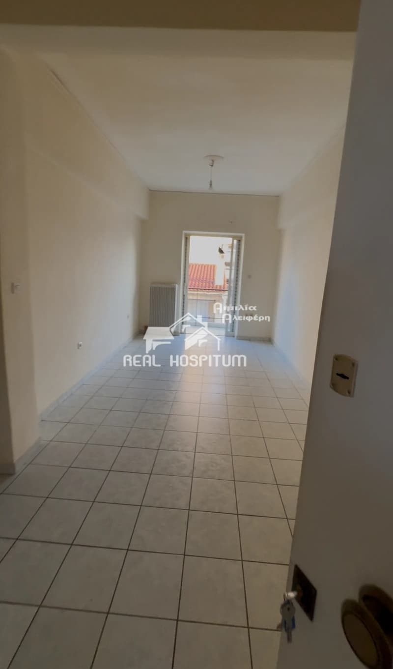 Apartment in Chatzikiriakeio, Piraeus — Photo 1 of 8