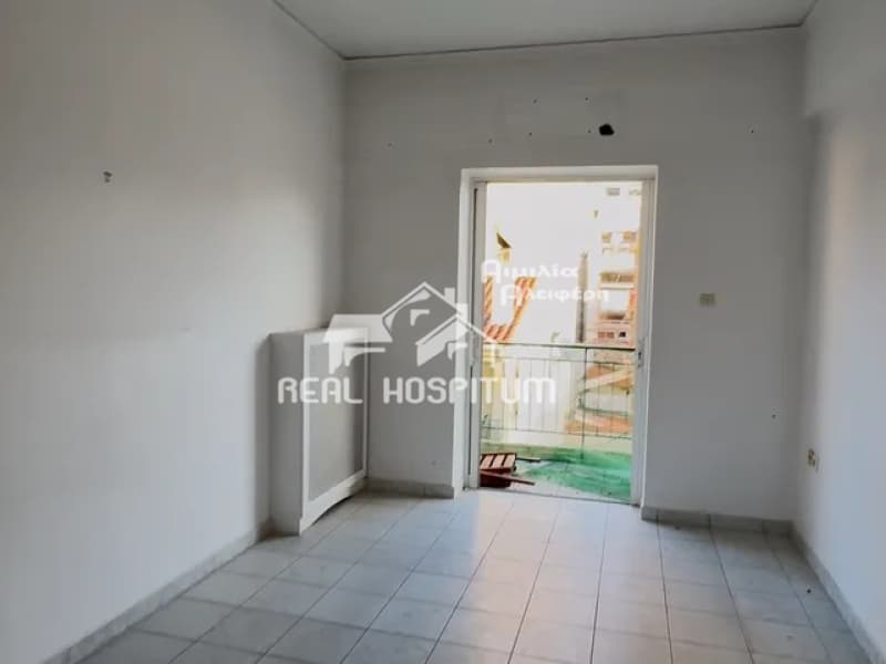 Apartment in Chatzikiriakeio, Piraeus — Photo 1 of 9
