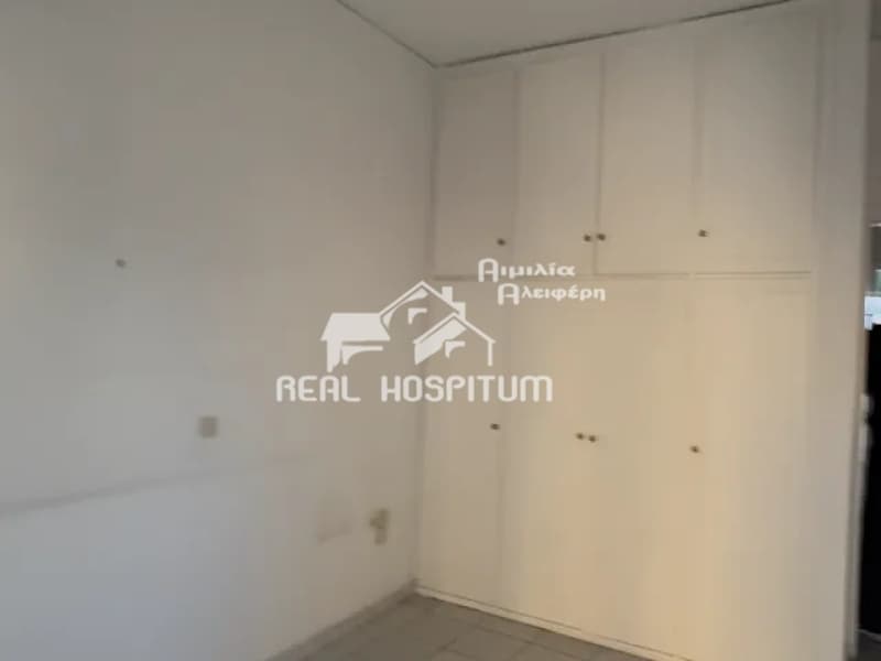 Apartment in Chatzikiriakeio, Piraeus — Photo 5 of 9