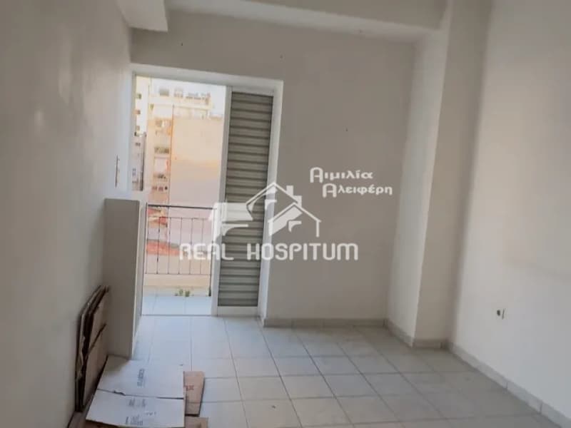 Apartment in Chatzikiriakeio, Piraeus — Photo 8 of 9