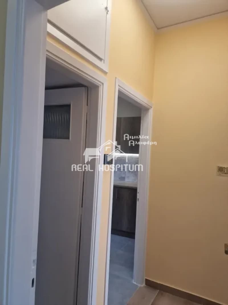 Apartment in Center, Nea Erithraia — Photo 1 of 8