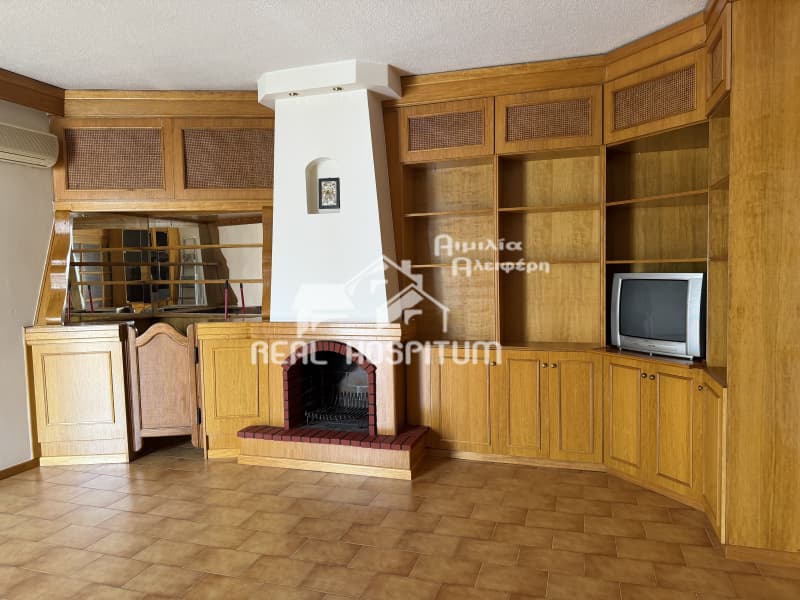 Apartment in Pasalimani, Piraeus — Photo 1 of 30