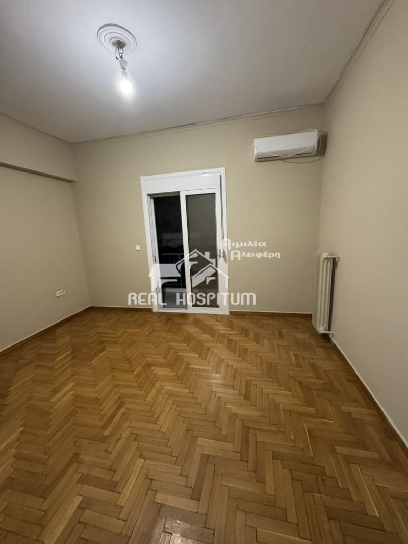 Apartment in Charokopou, Kalithea — Photo 1 of 13