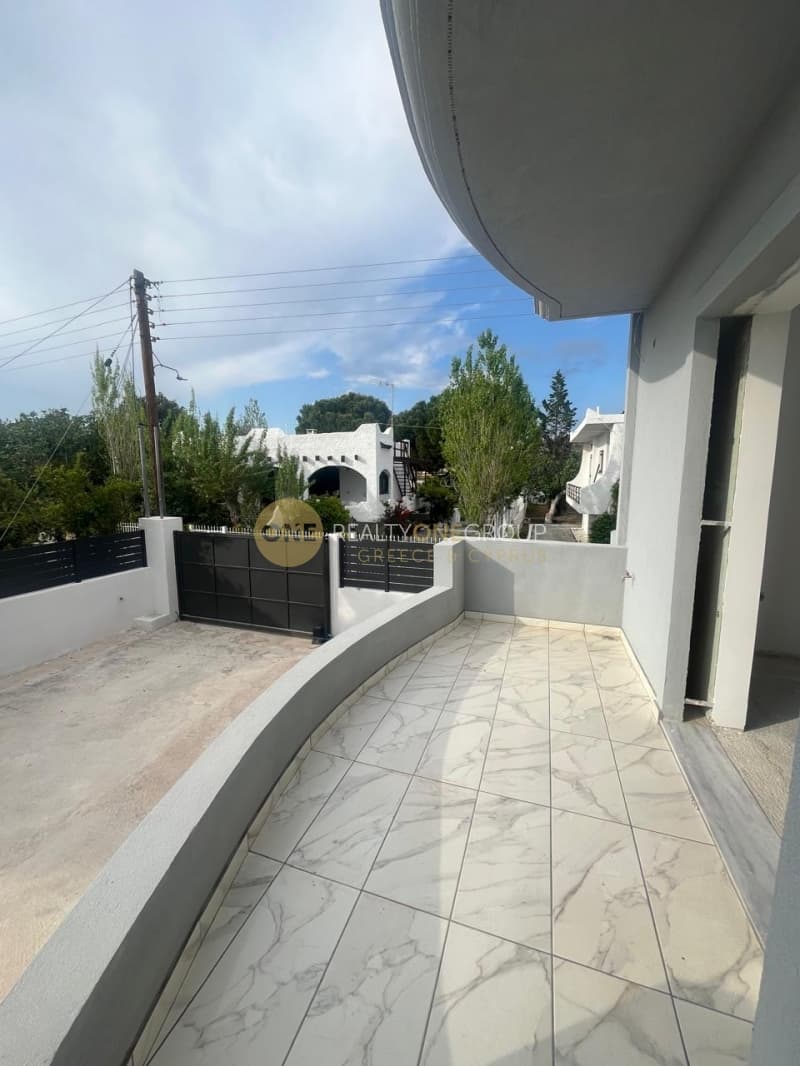 House in Kalivia, Kalivia Thorikou — Photo 2 of 21