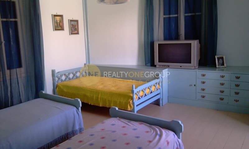 House in Kouzounos, Spetses — Photo 7 of 12