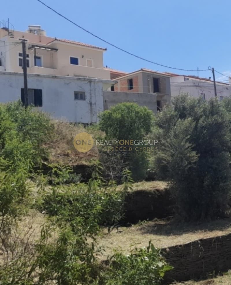 Building Plot in Chora, Andros — Photo 1 of 12