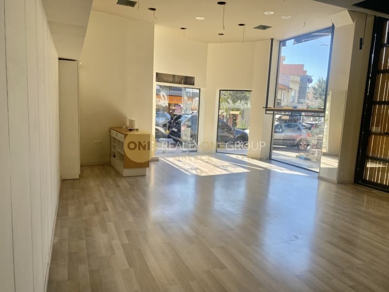 Retail Store in Ionia, Nea Ionia — Photo 1 of 12