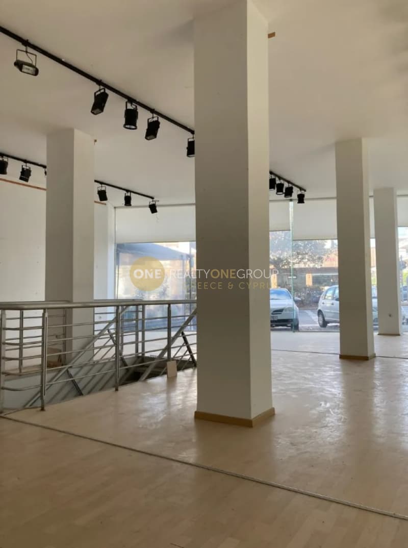 Retail Store in ERT, Agia Paraskevi — Photo 1 of 11