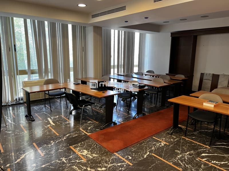 Office in Platia Kanigos, Exarchia - Neapoli — Photo 2 of 30