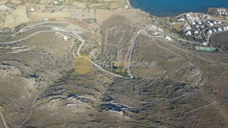 Parcel in Gavrio, Andros — Photo 7 of 30