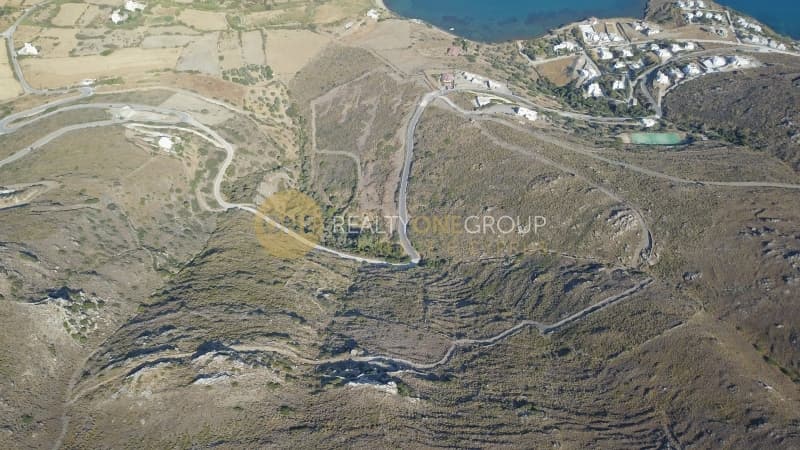 Parcel in Gavrio, Andros — Photo 8 of 30