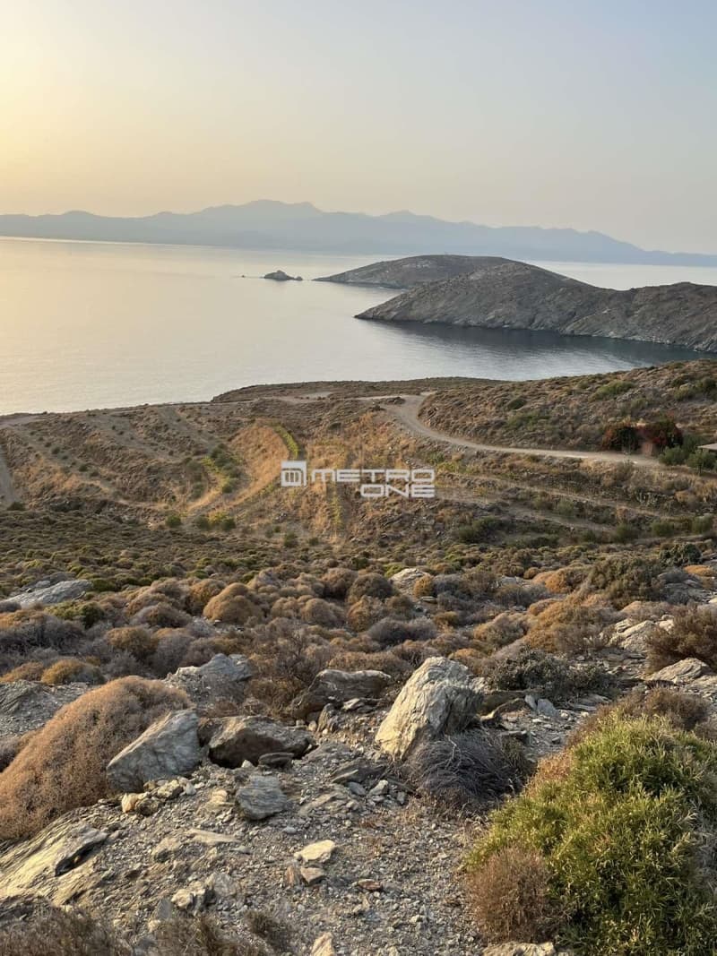 Parcel in Kato Fellos, Andros — Photo 1 of 5