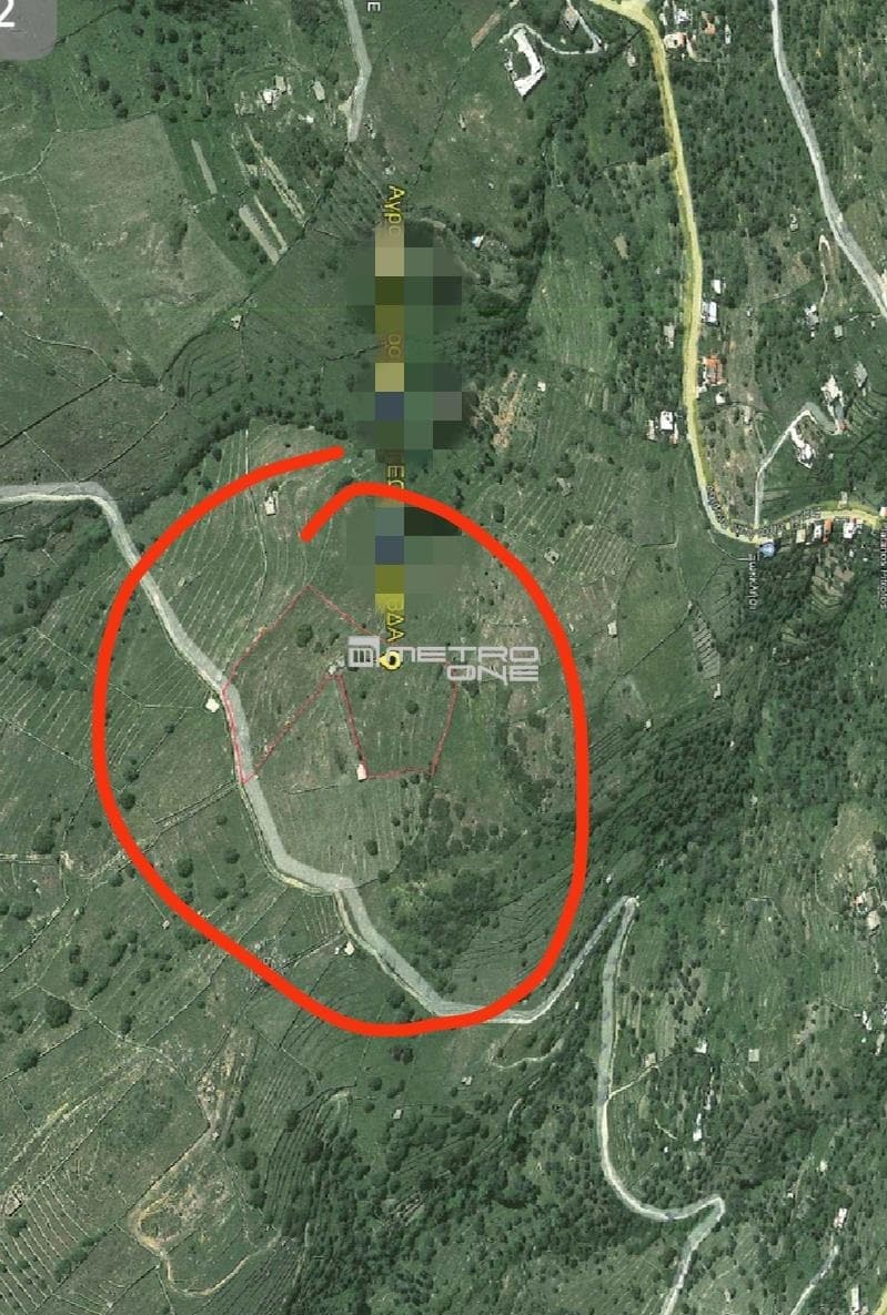 Parcel in Pitrofos, Andros — Photo 1 of 3