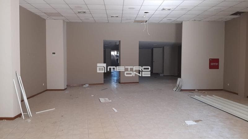 Retail Store in Parko Stratarchou Papagou, Chalandri