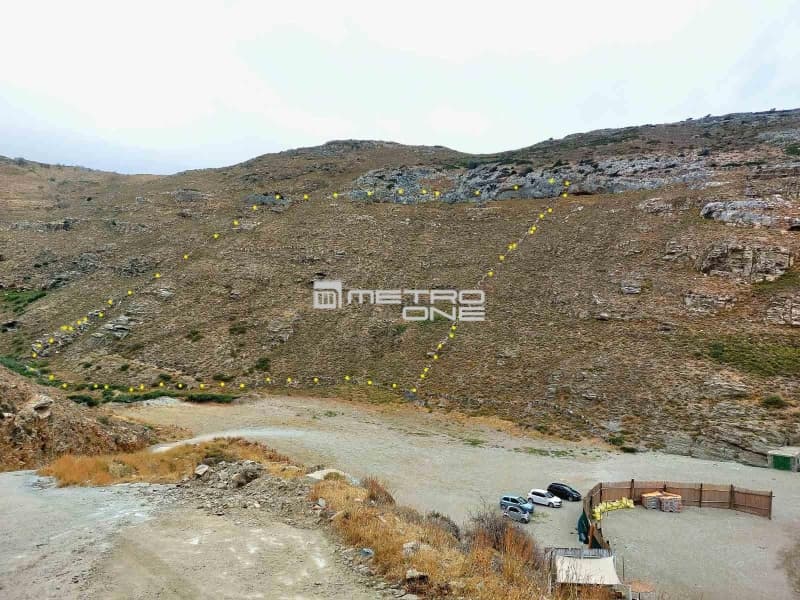 Parcel in Pitrofos, Andros — Photo 2 of 2