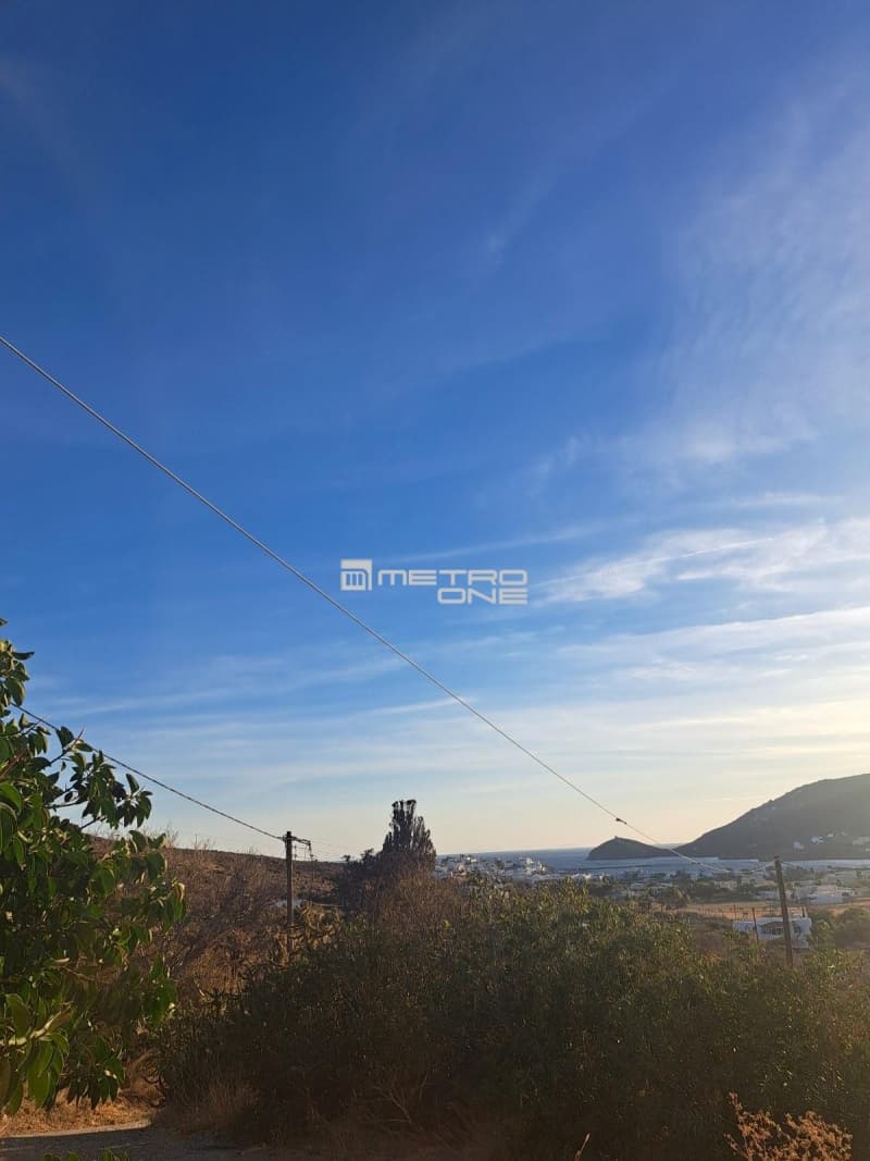Parcel in Gavrio, Andros — Photo 2 of 3
