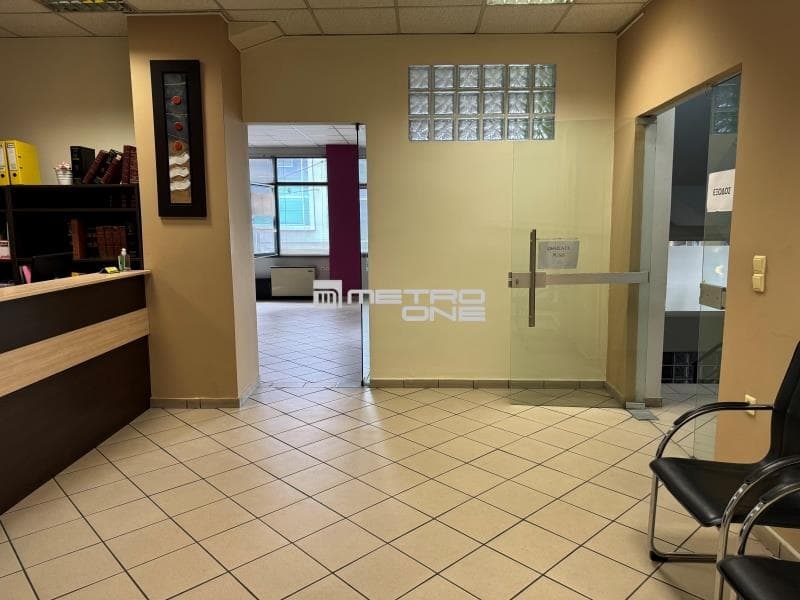 Office in Platia Kanigos, Exarchia - Neapoli — Photo 14 of 18