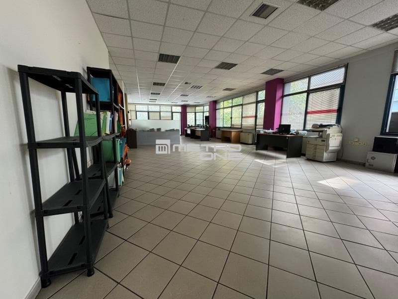 Office in Platia Kanigos, Exarchia - Neapoli — Photo 1 of 18