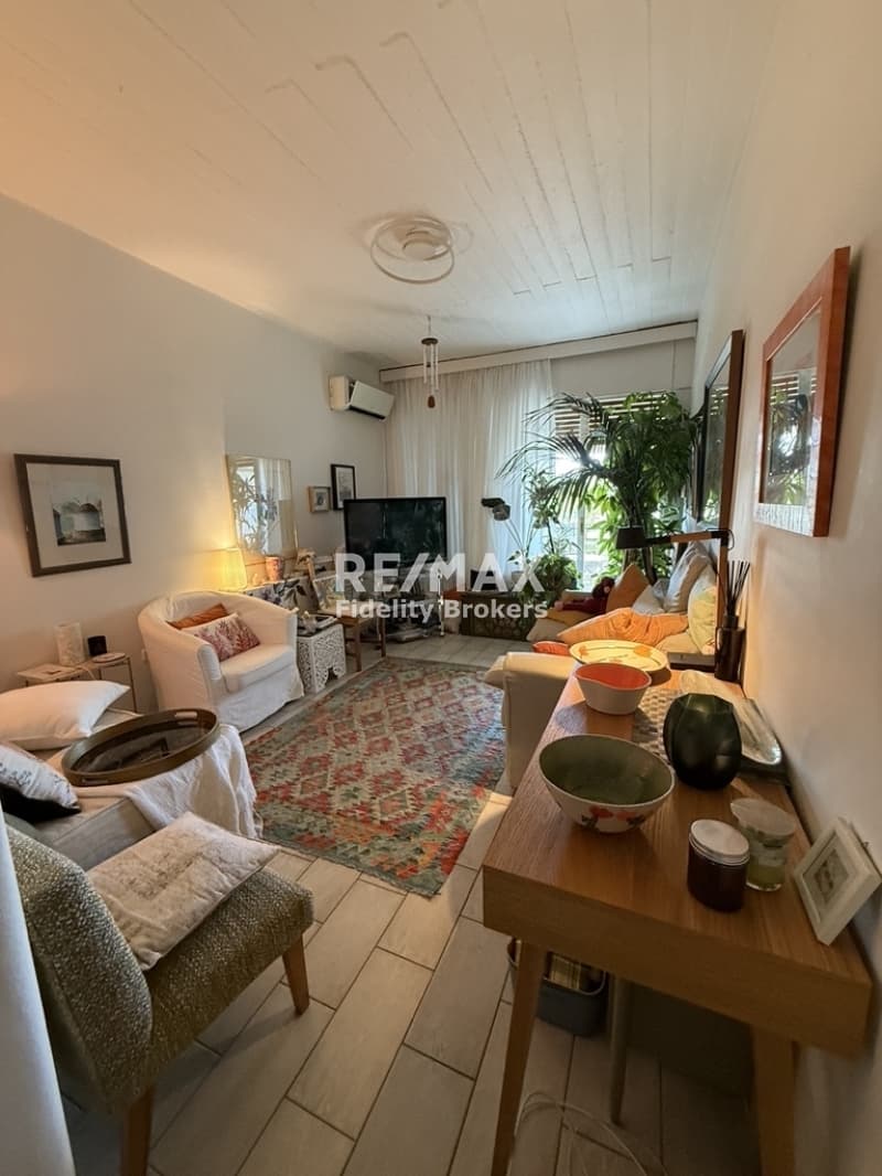 Apartment in Center, Vouliagmeni — Photo 2 of 18