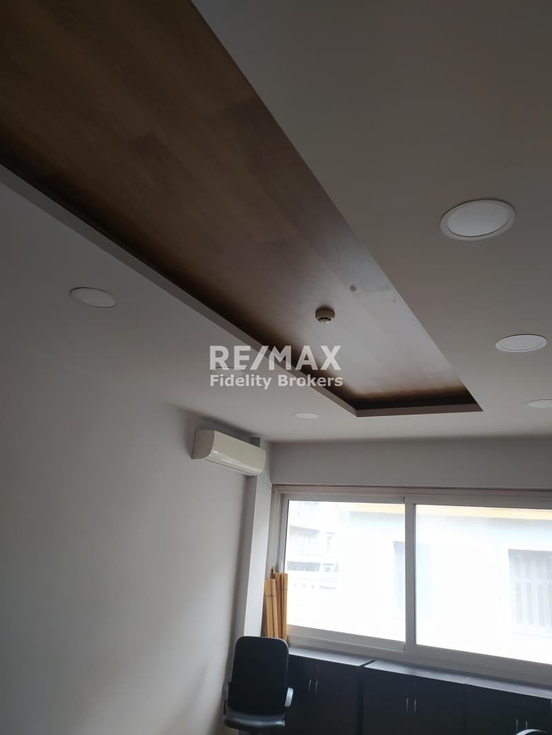 Office in Palia Vouli, Kentro — Photo 5 of 11