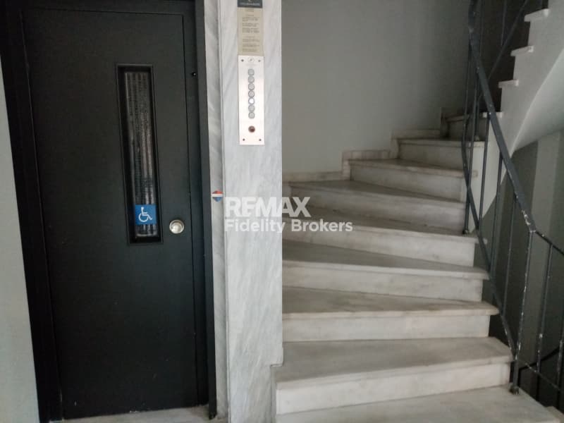 Office in Monastiraki, Historic Center — Photo 8 of 9