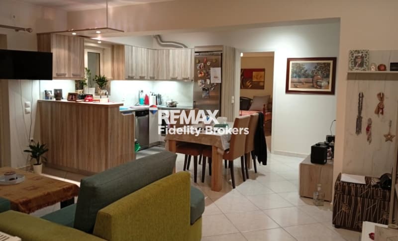 Apartment in Schinias, Peristeri — Photo 1 of 13