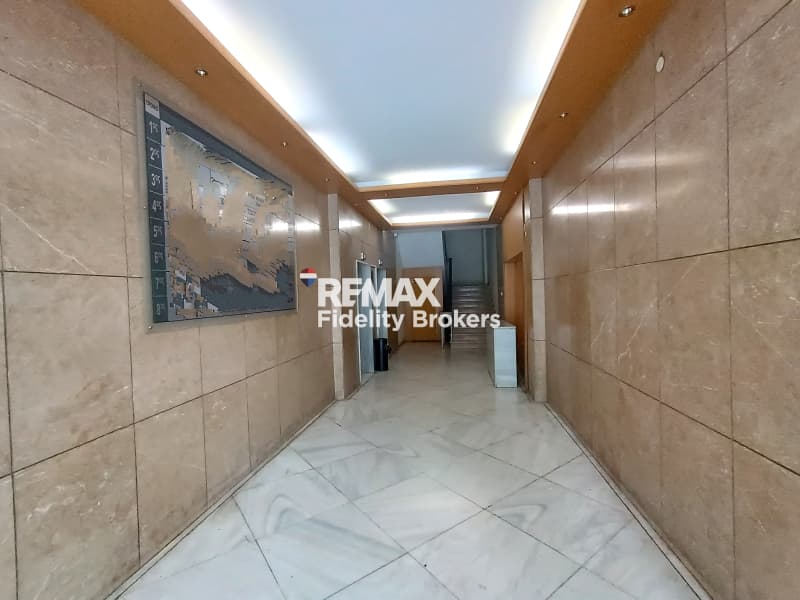 Office in Platia Kanigos, Exarchia - Neapoli — Photo 8 of 9