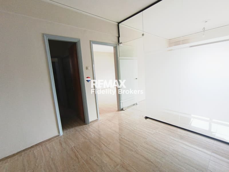 Office in Platia Kanigos, Exarchia - Neapoli — Photo 3 of 9