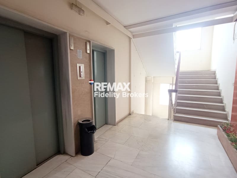 Office in Platia Kanigos, Exarchia - Neapoli — Photo 7 of 9