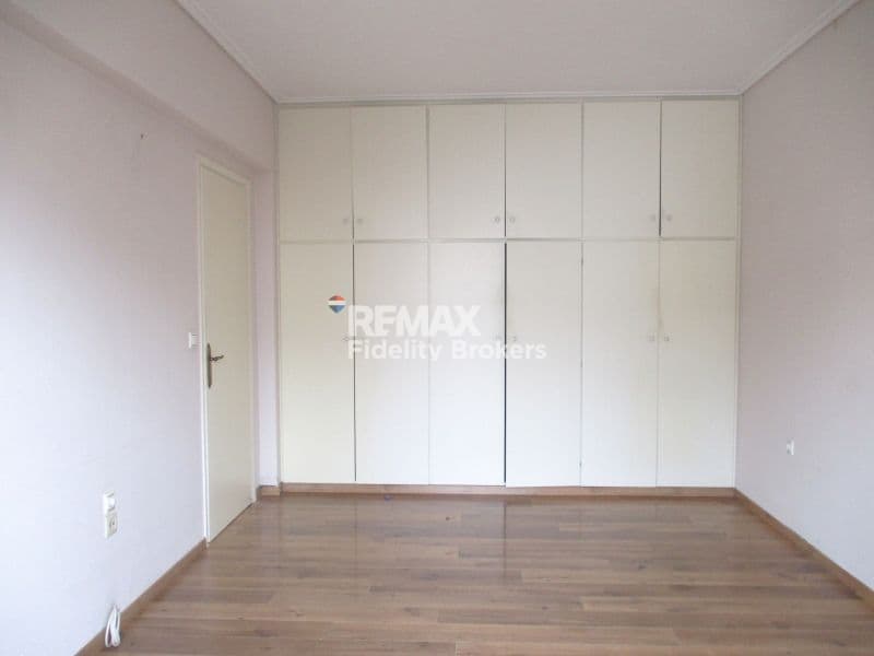 Apartment in Ampelakia, Alimos — Photo 9 of 16