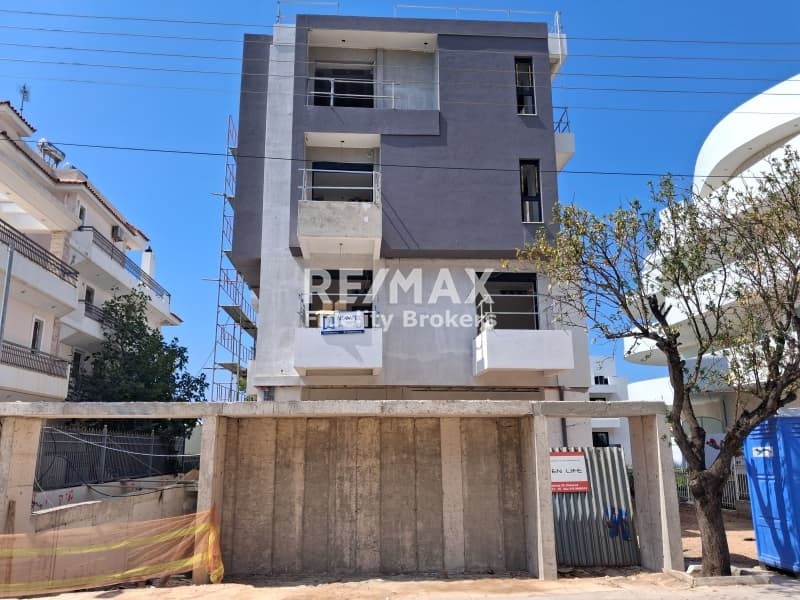 House in Ano Voula, Voula — Photo 1 of 16