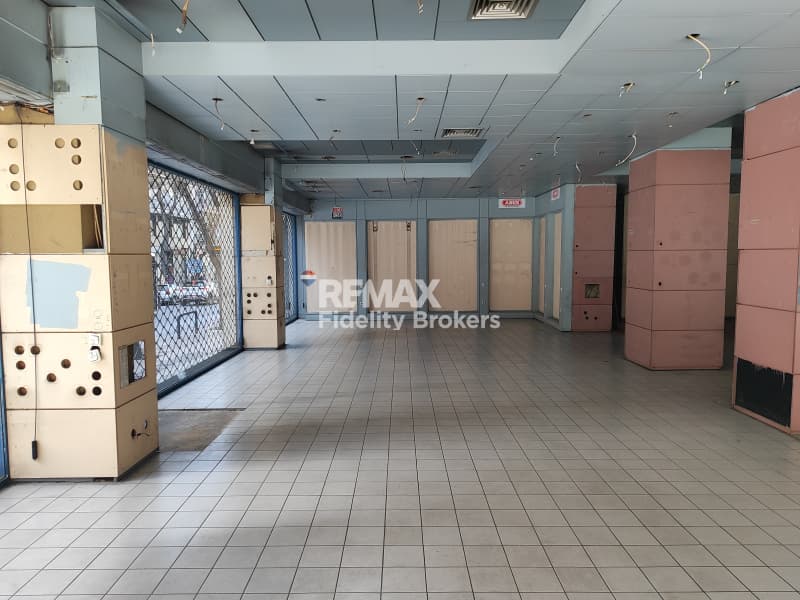 Retail Store in Politechneio, Exarchia - Neapoli — Photo 2 of 5