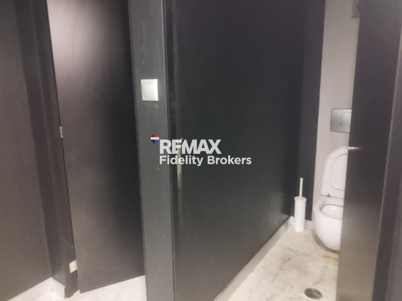 Retail Store in Rema Pikrodafnis, Palaio Faliro — Photo 12 of 16