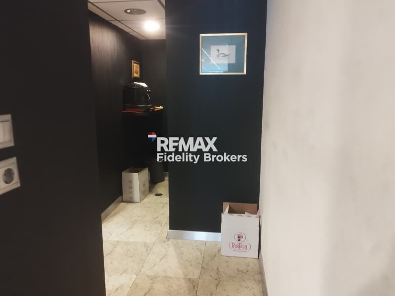 Retail Store in Rema Pikrodafnis, Palaio Faliro — Photo 8 of 16