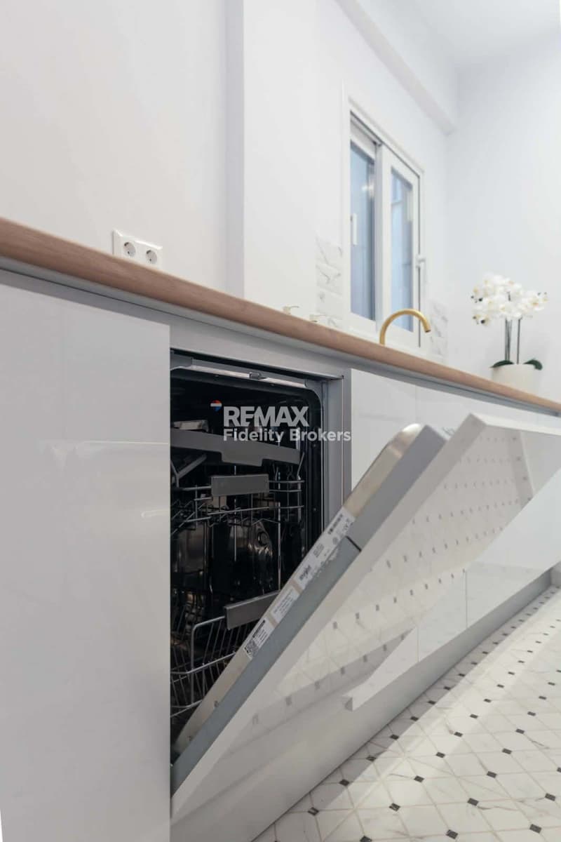 Apartment in Ag. Meletiou - Viktorias Sq. - Marni, Patision - Acharnon — Photo 3 of 24