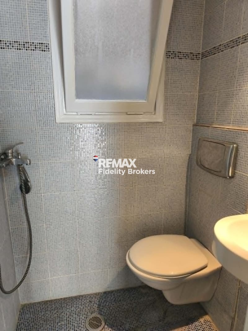 Office in Platia Kanigos, Exarchia - Neapoli — Photo 6 of 6