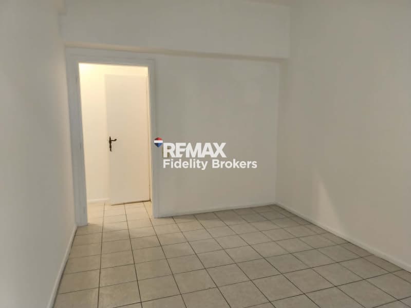 Office in Platia Kanigos, Exarchia - Neapoli — Photo 3 of 6