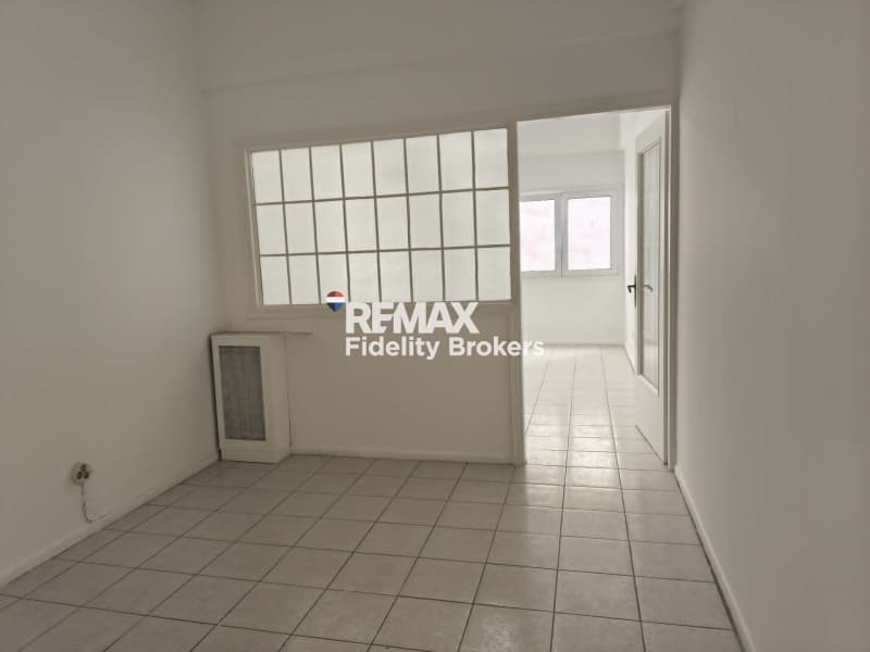 Office in Platia Kanigos, Exarchia - Neapoli — Photo 5 of 6