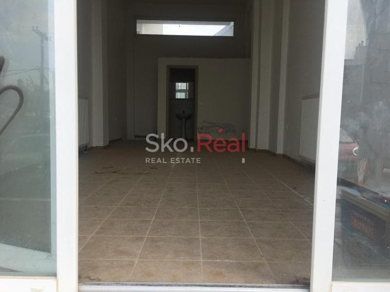 Retail Store in Triadio, Thermi — Photo 9 of 9