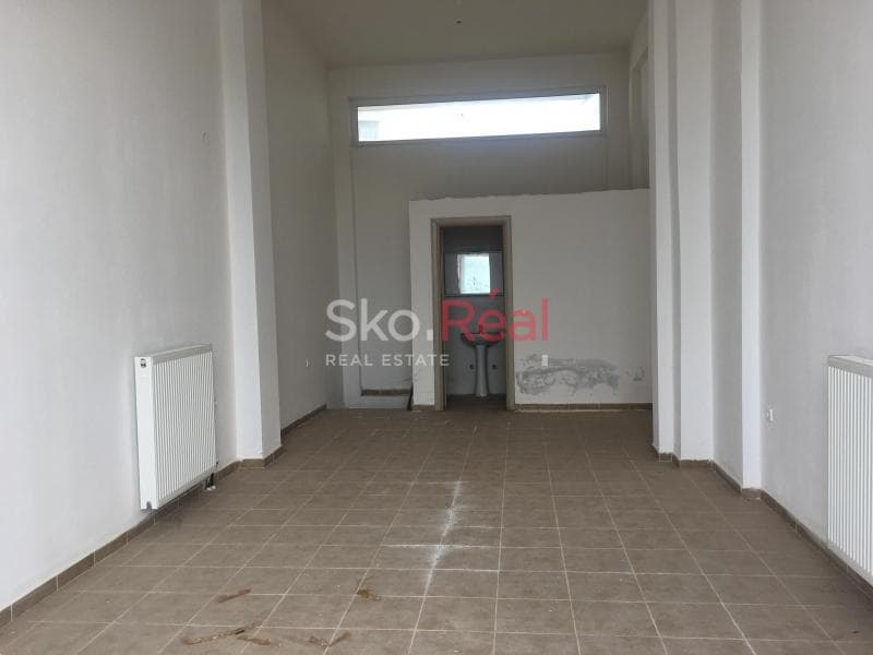 Retail Store in Triadio, Thermi — Photo 3 of 9