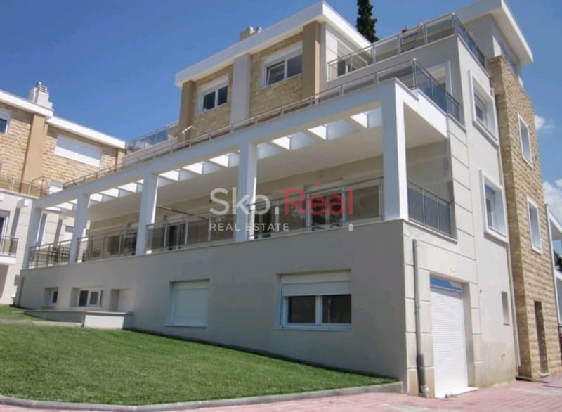 House in Panorama, Panorama — Photo 24 of 25