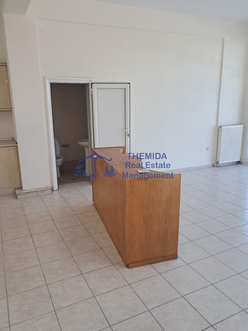 Retail Store in Plagiari, Mikra — Photo 7 of 13