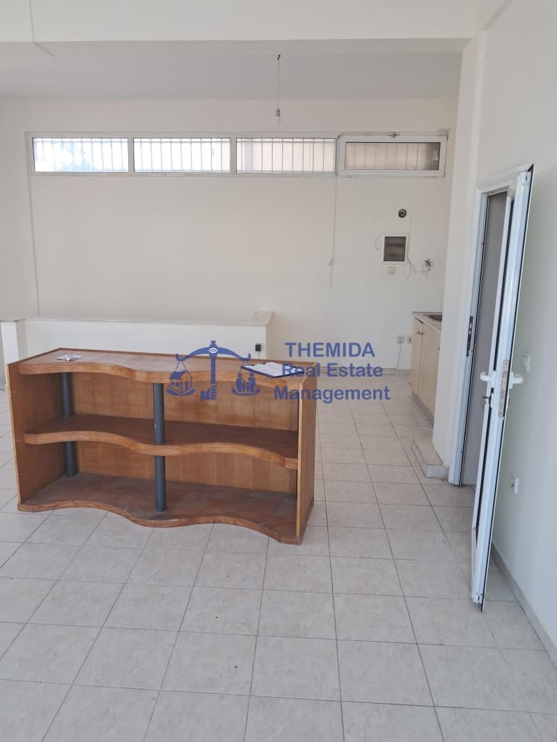 Retail Store in Plagiari, Mikra — Photo 2 of 13