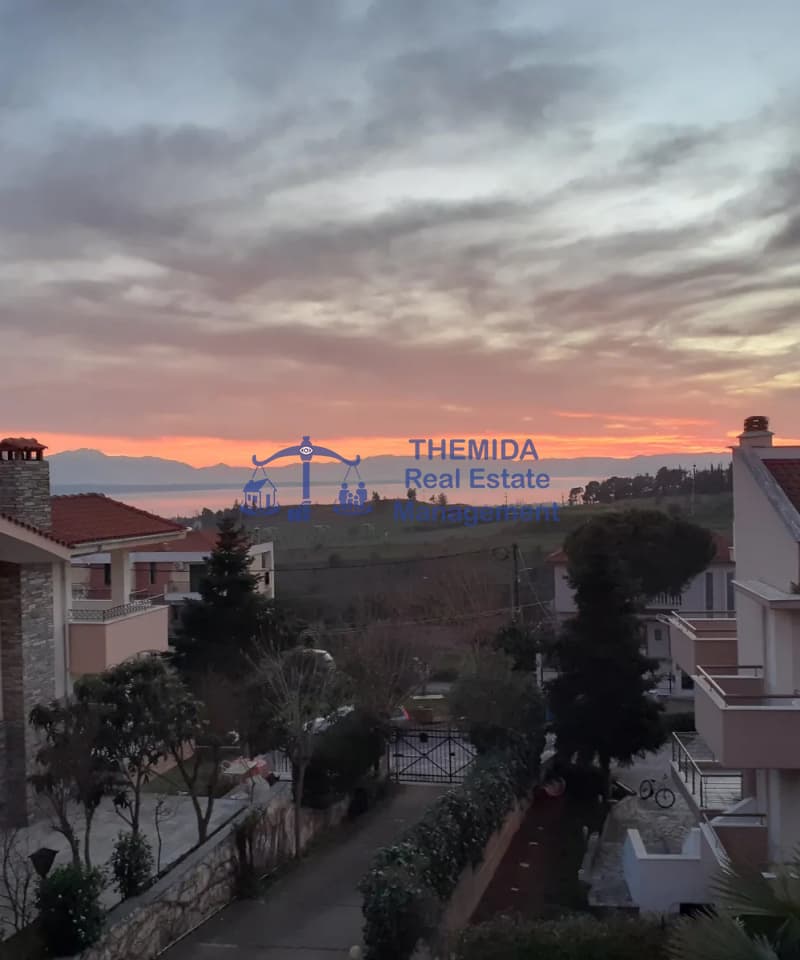 House in Panorama, Panorama — Photo 20 of 20