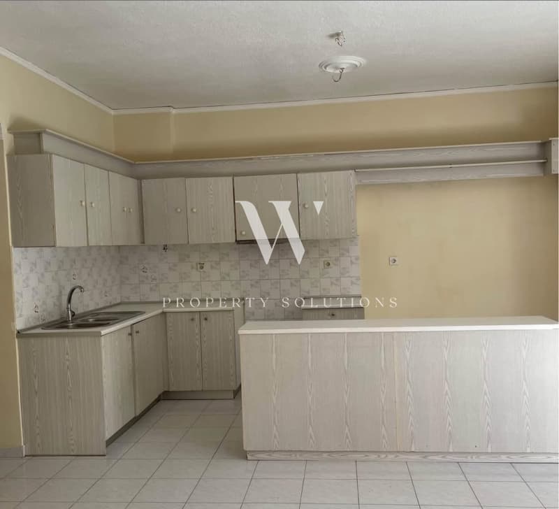 Apartment in Amfiali, Keratsini — Photo 1 of 8