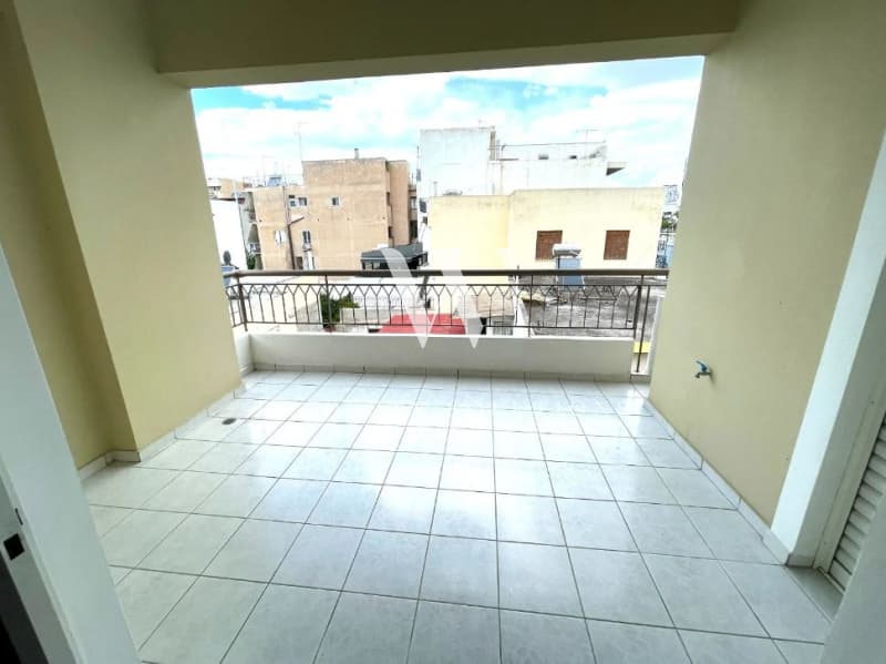 Apartment in Center, Moschato — Photo 9 of 10