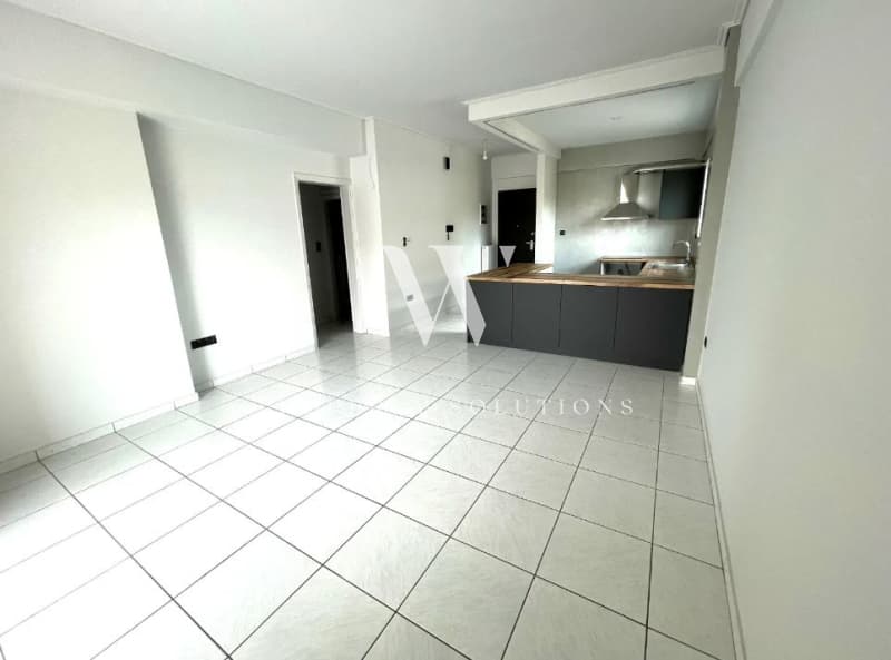 Apartment in Center, Moschato — Photo 2 of 10