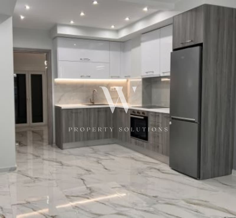 Apartment in Center, Moschato — Photo 1 of 3